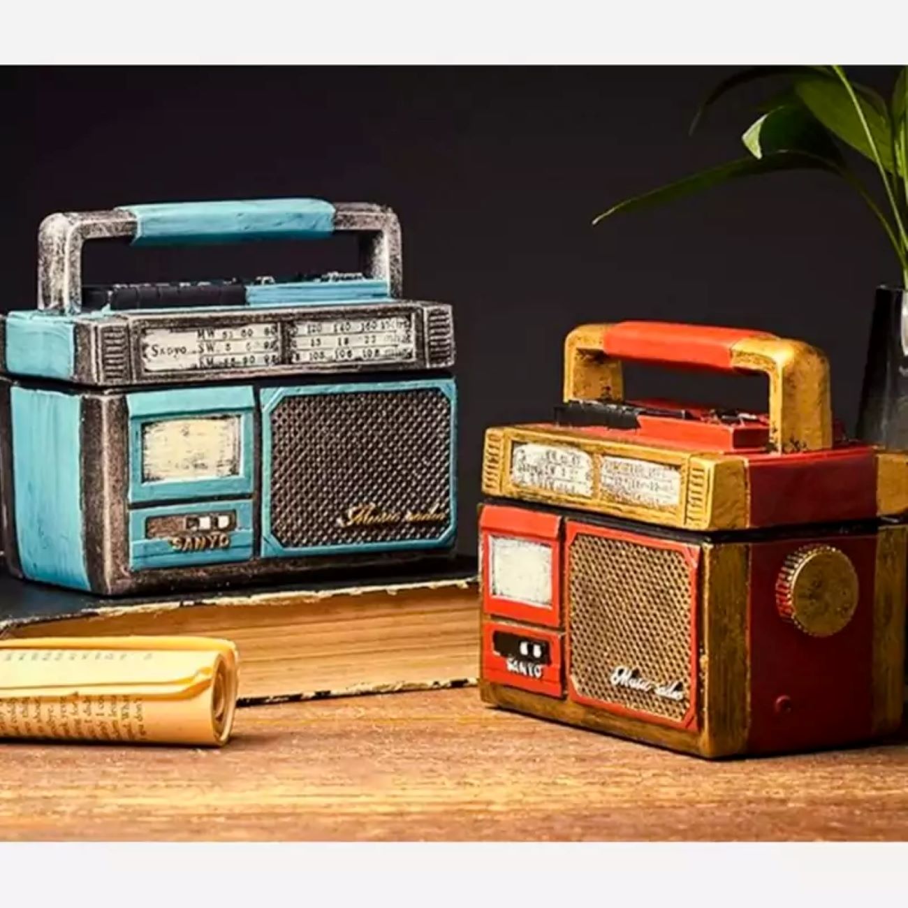 Main image of 陶瓷收音机造型烟灰缸 – 独特且时尚的吸烟配件