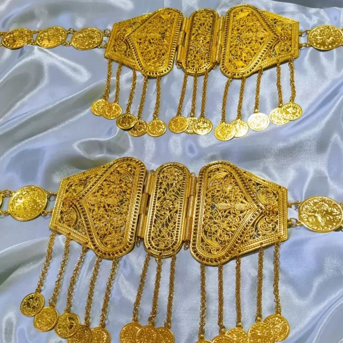 Main image of 不锈钢库尔德腰带带硬币饰物 – 耐用优雅，正式场合适用