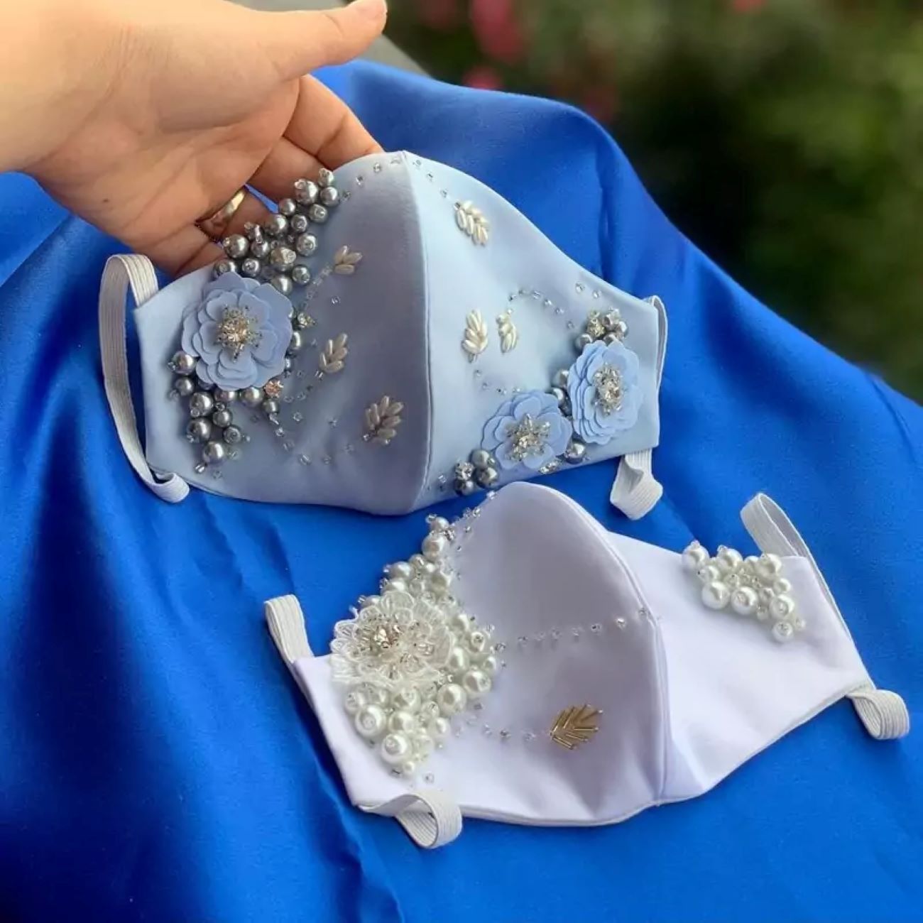 口罩缎面面料,珍珠与花卉设计