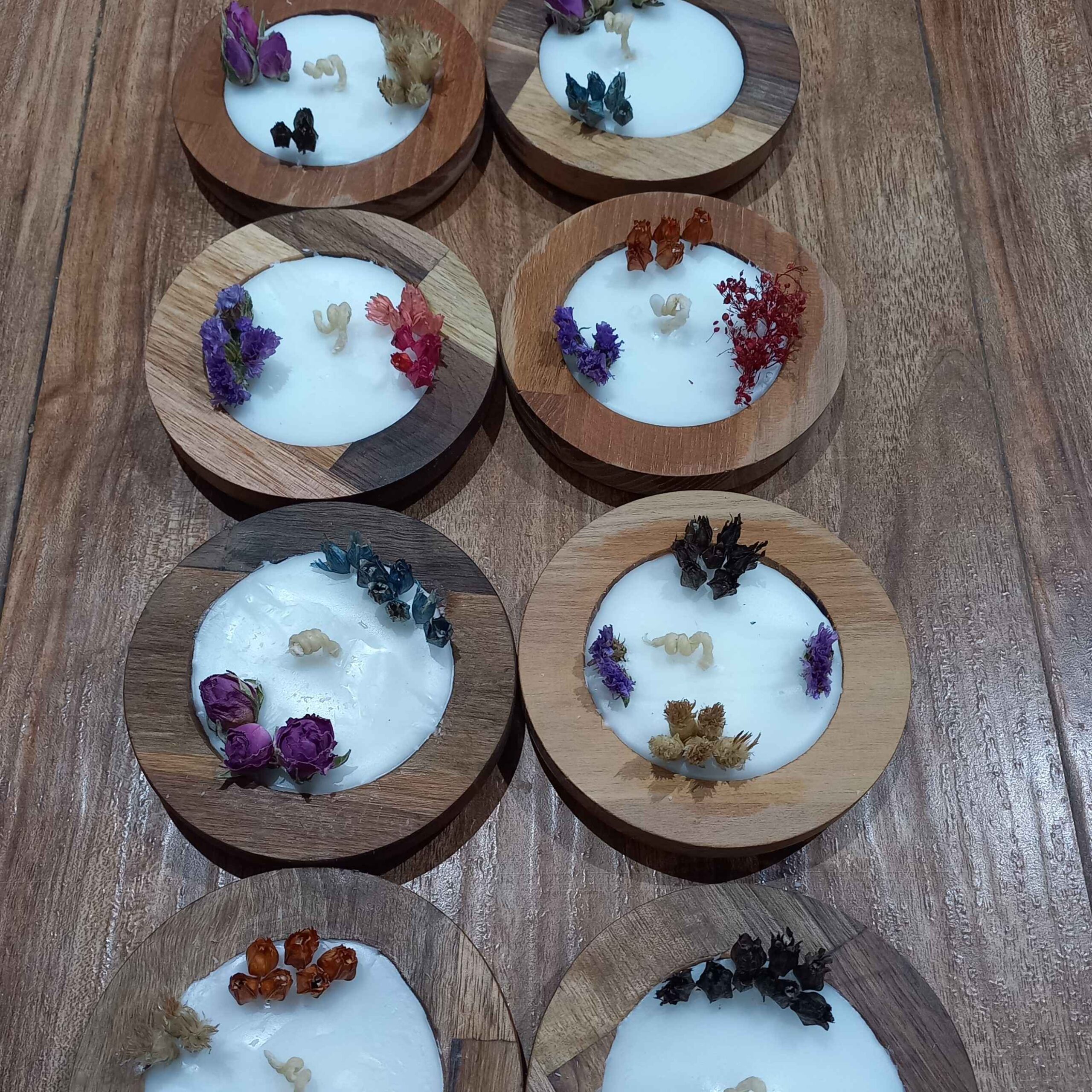 Main image of 香氛植物蜡烛 – 木质罐，香料设计