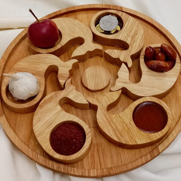 波斯木制七辛桌套装 —— 精致鲸鱼雕刻（7 件套）