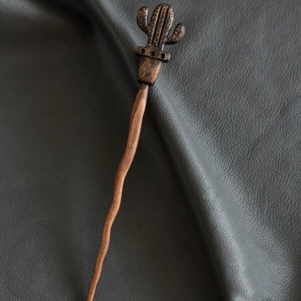 波西米亚木质发簪 – 仙人掌造型天然木发针