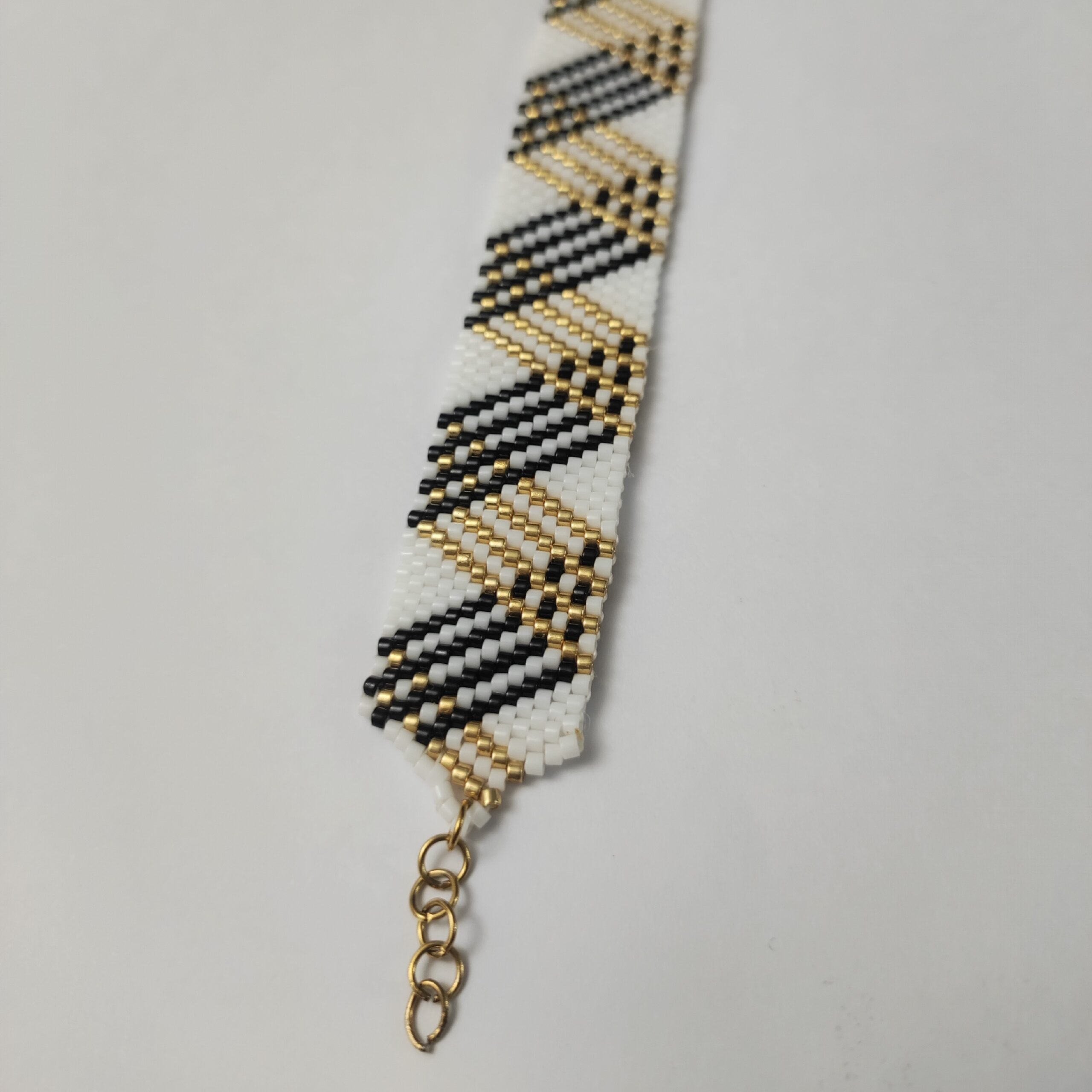 波西米亚风格编织串珠手链 – 几何设计