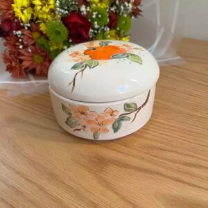 陶瓷糖罐 – 柔和色彩与优雅花卉设计