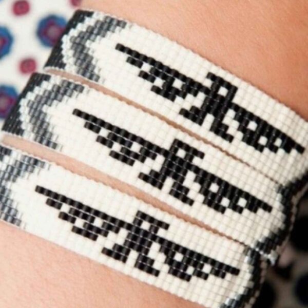 优雅鹰图案串珠手链 – 男士款