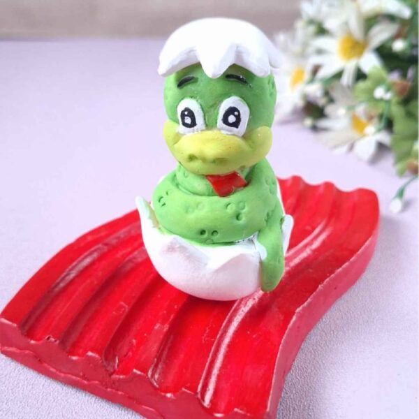 新生喜悦——1404 小蛇雕像