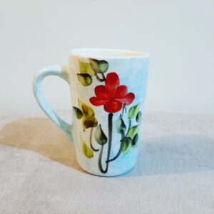 手绘陶瓷马克杯 – 红色花卉设计，独特花卉艺术
