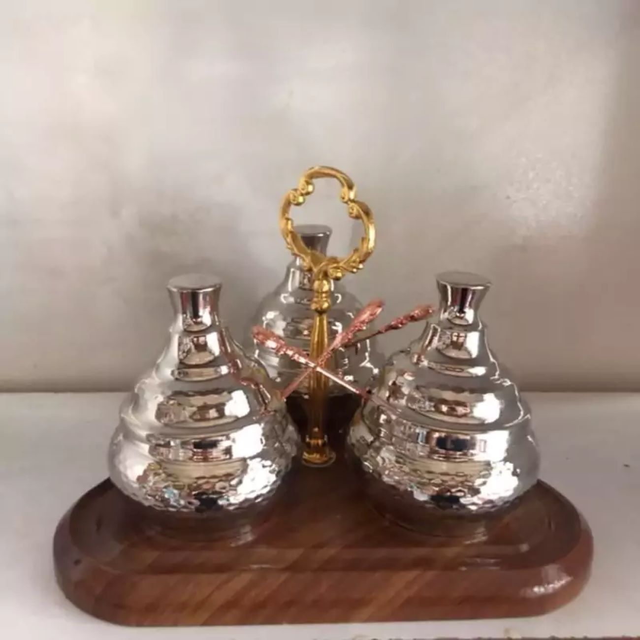 Main image of 手工铜制储物罐 – 带支架与勺子，3件套