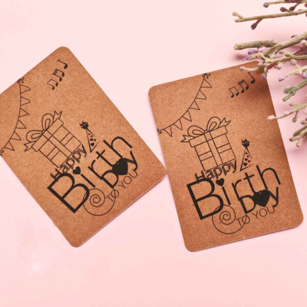 “生日快乐” 礼物与音乐符号图案卡 (x8)