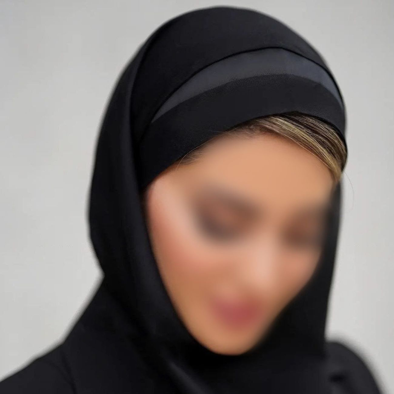 Main image of 彩色头带特氯龙面料头巾 – 日常佩戴理想选择