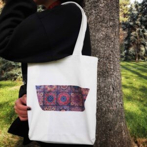 可重复使用的米色帆布购物袋 – 带传统设计