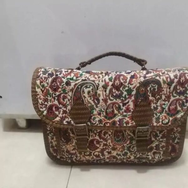 Termeh斜挎单肩包 – 真实波斯细节装饰