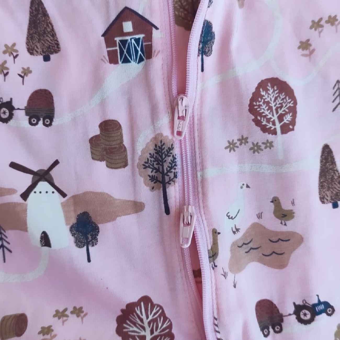 婴儿长袖连体衣 – 铃铛图案