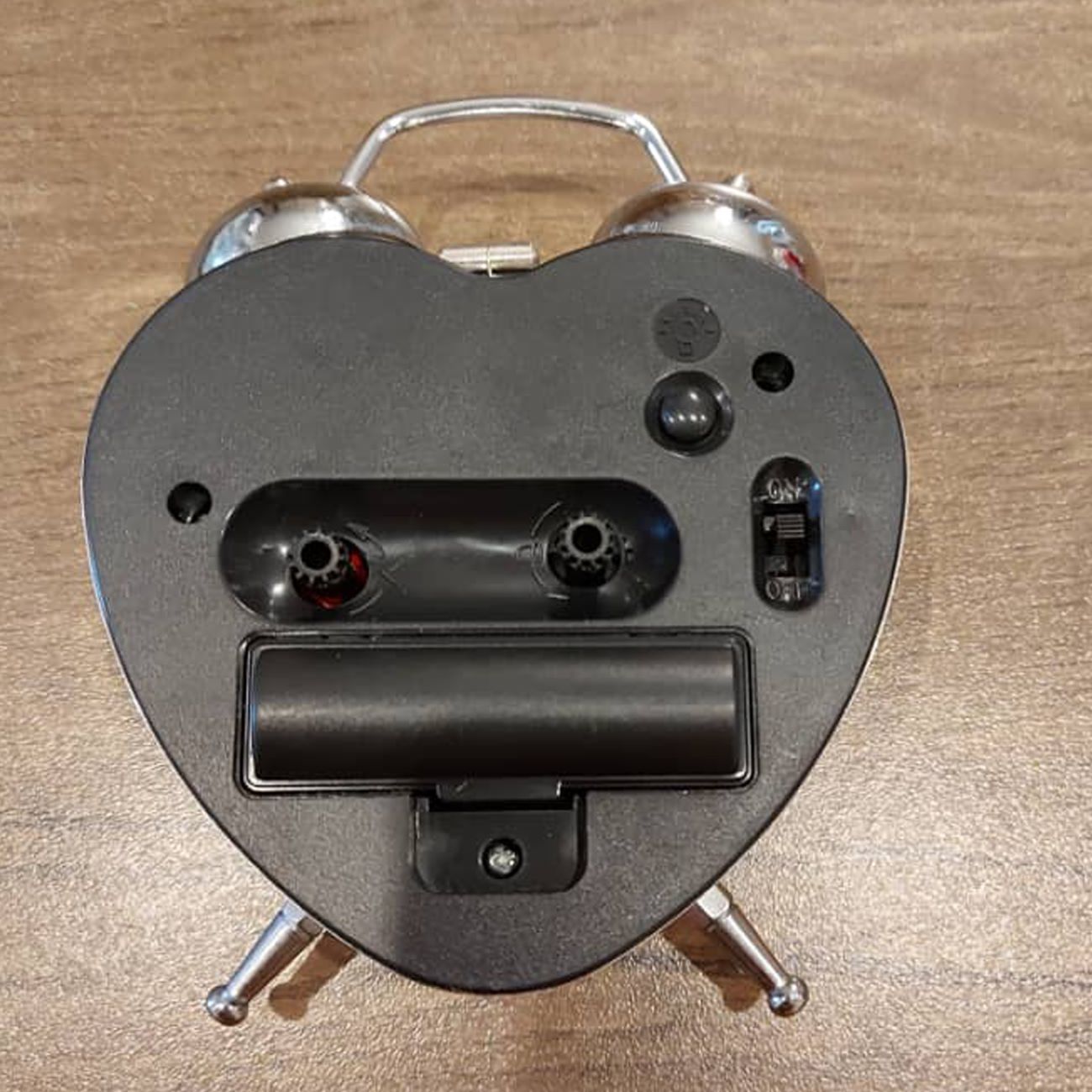 心形设计座钟 – 每一声滴答都充满爱意