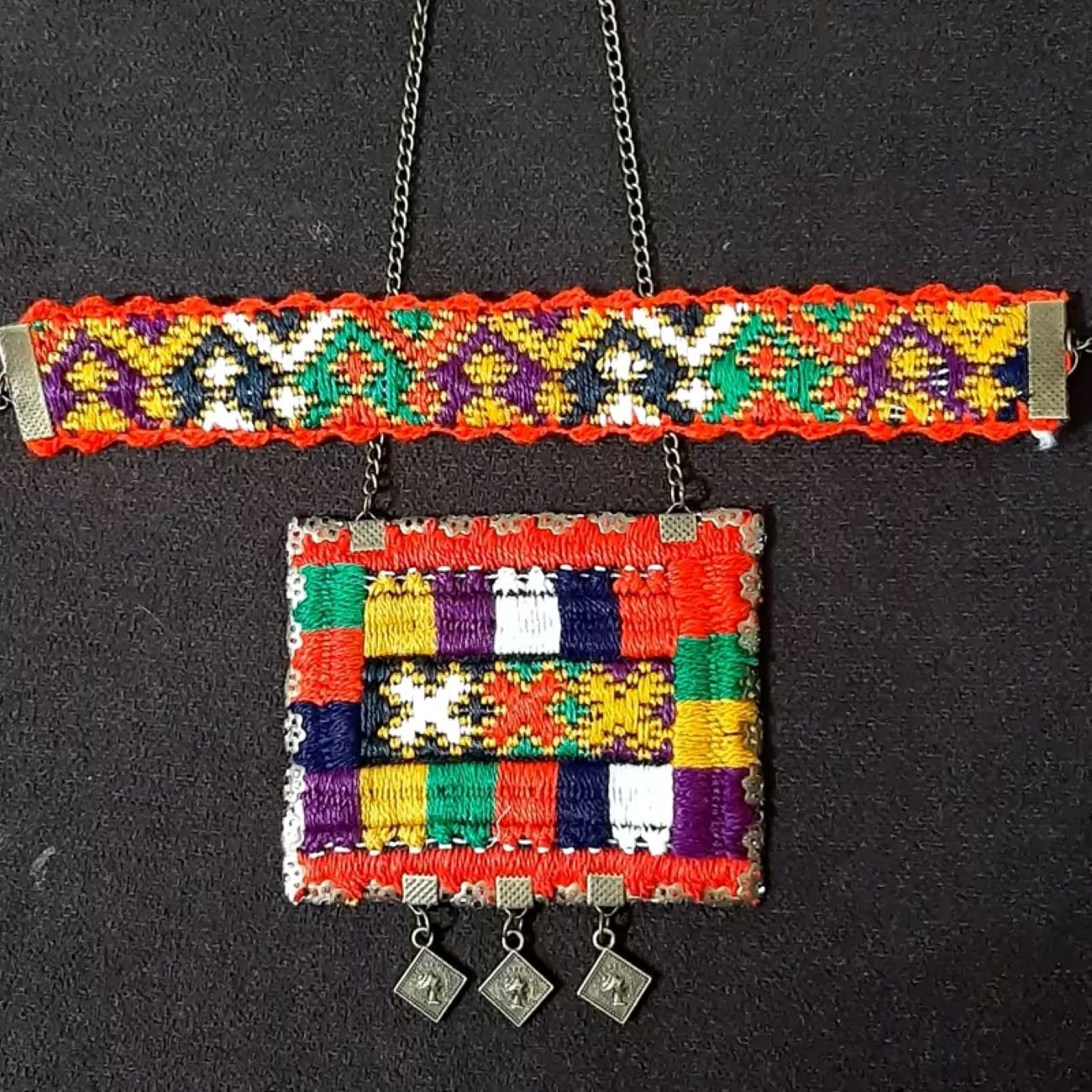 手工刺绣珠宝套装手链与项链