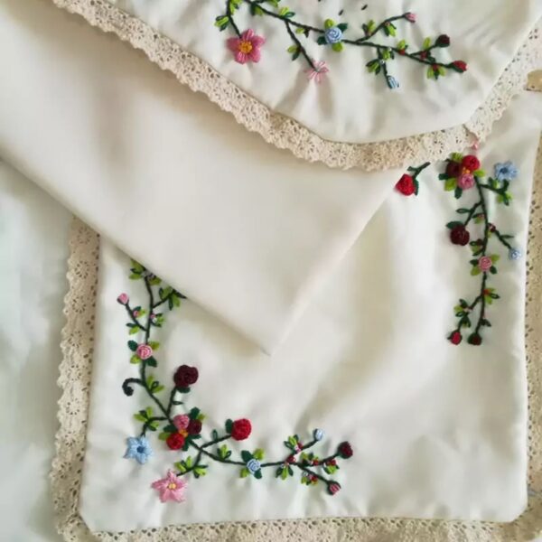 手工刺绣祈祷地毯 – 带《古兰经》袋，时尚且实用