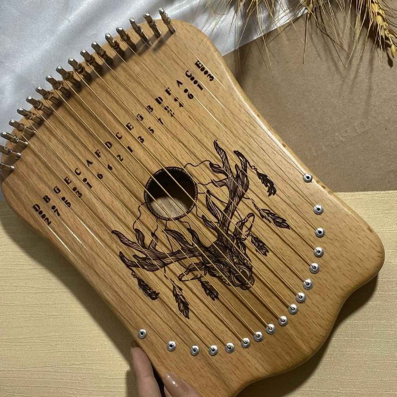 Main image of Harpika 手工雕刻竖琴 – 自然和声木质杰作 16弦