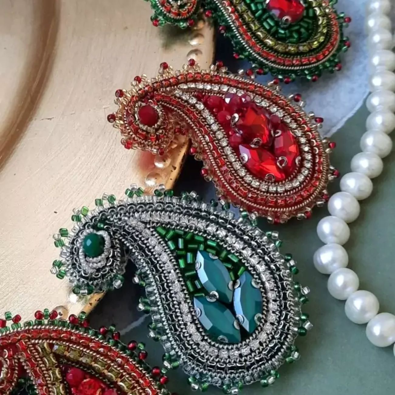 珠宝胸针 – Termeh传统设计