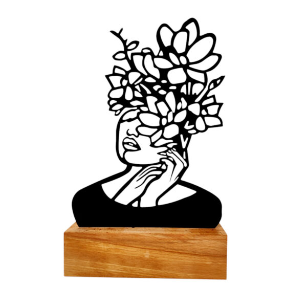 极简金属立体派女子面部雕塑