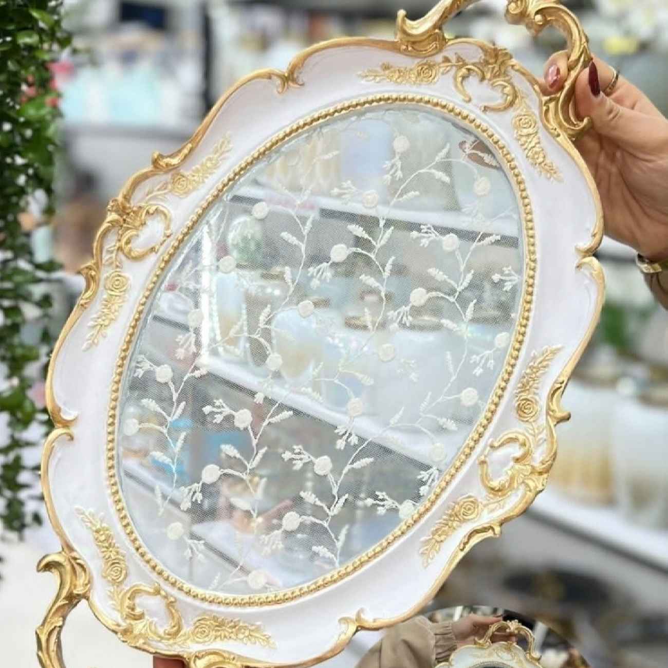 Main image of 聚树脂托盘 – 精致花卉设计 & 华丽装饰细节