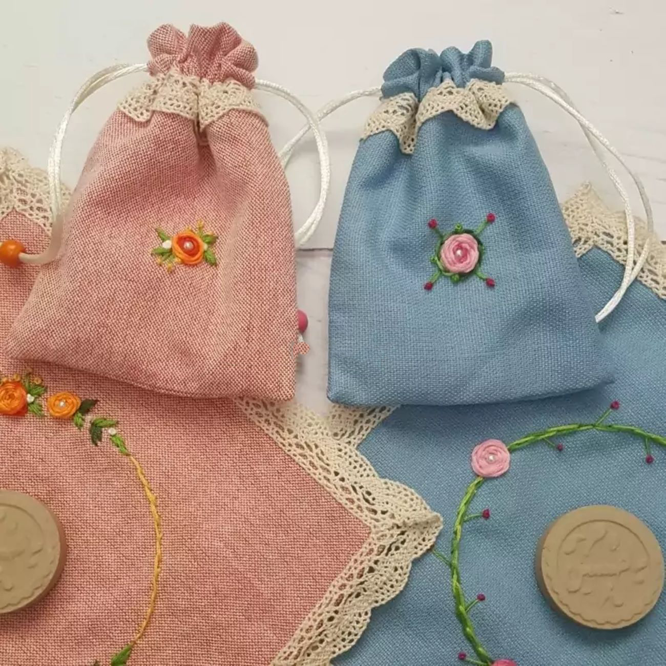 高级刺绣祈祷垫 – 含土尔巴与祈祷念珠