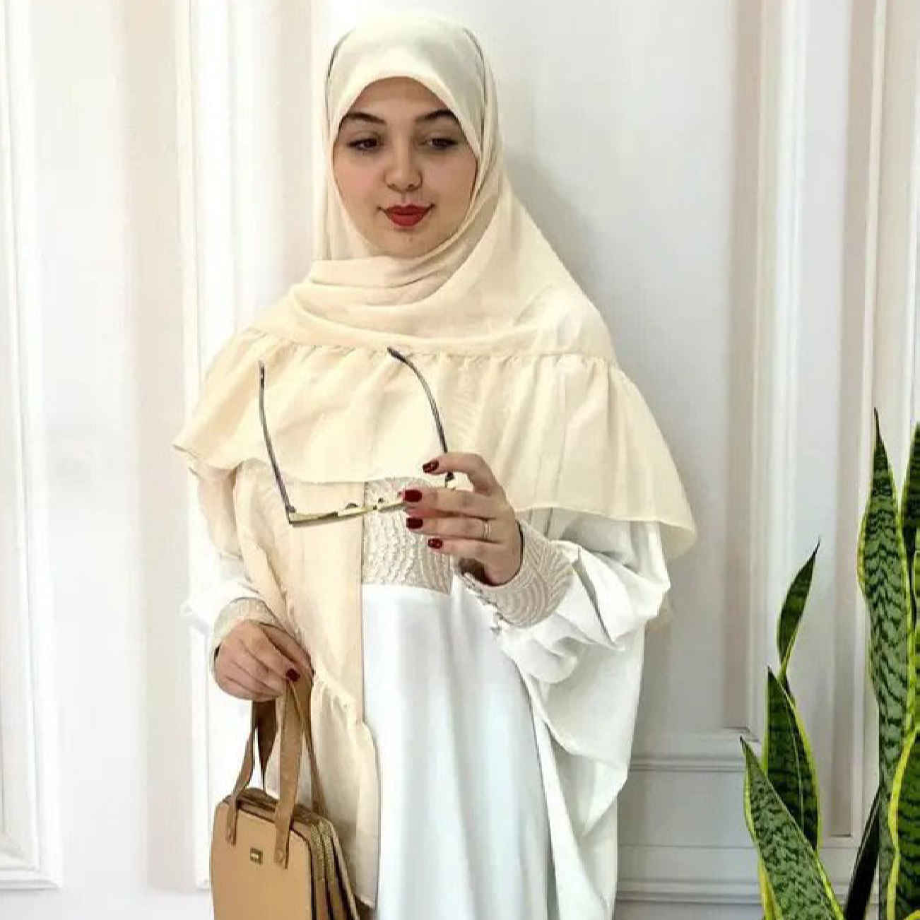 Main image of 女士围巾 – 聚拢设计，奶白色