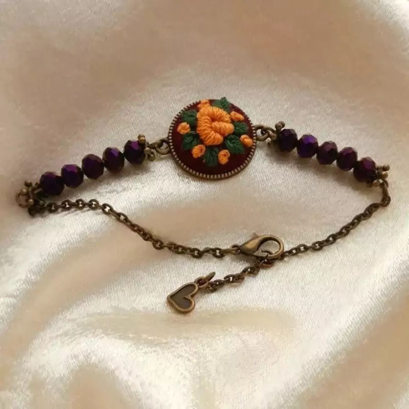 刺绣珠宝套装 – 包括一对免费发夹和钥匙扣