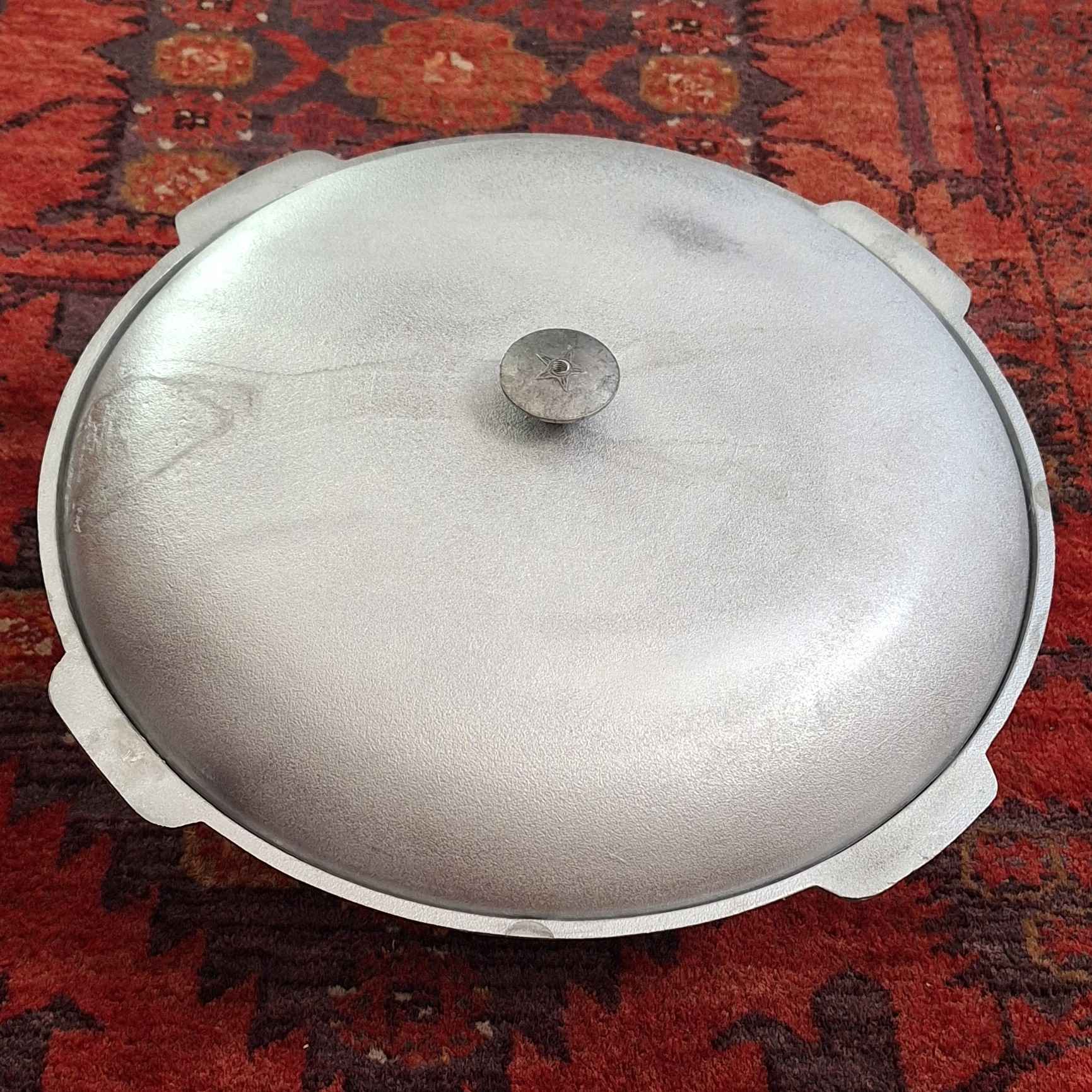 铸铁 Kazan 锅 – 带盖，适合户外烹饪