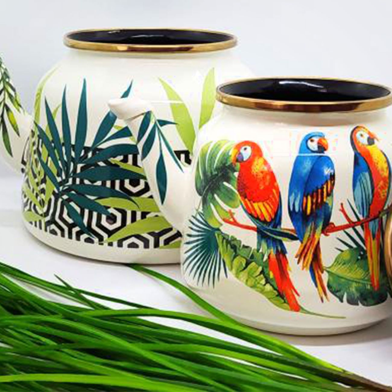 彩色珐琅茶壶与水壶组合 – 适合日常使用或装饰