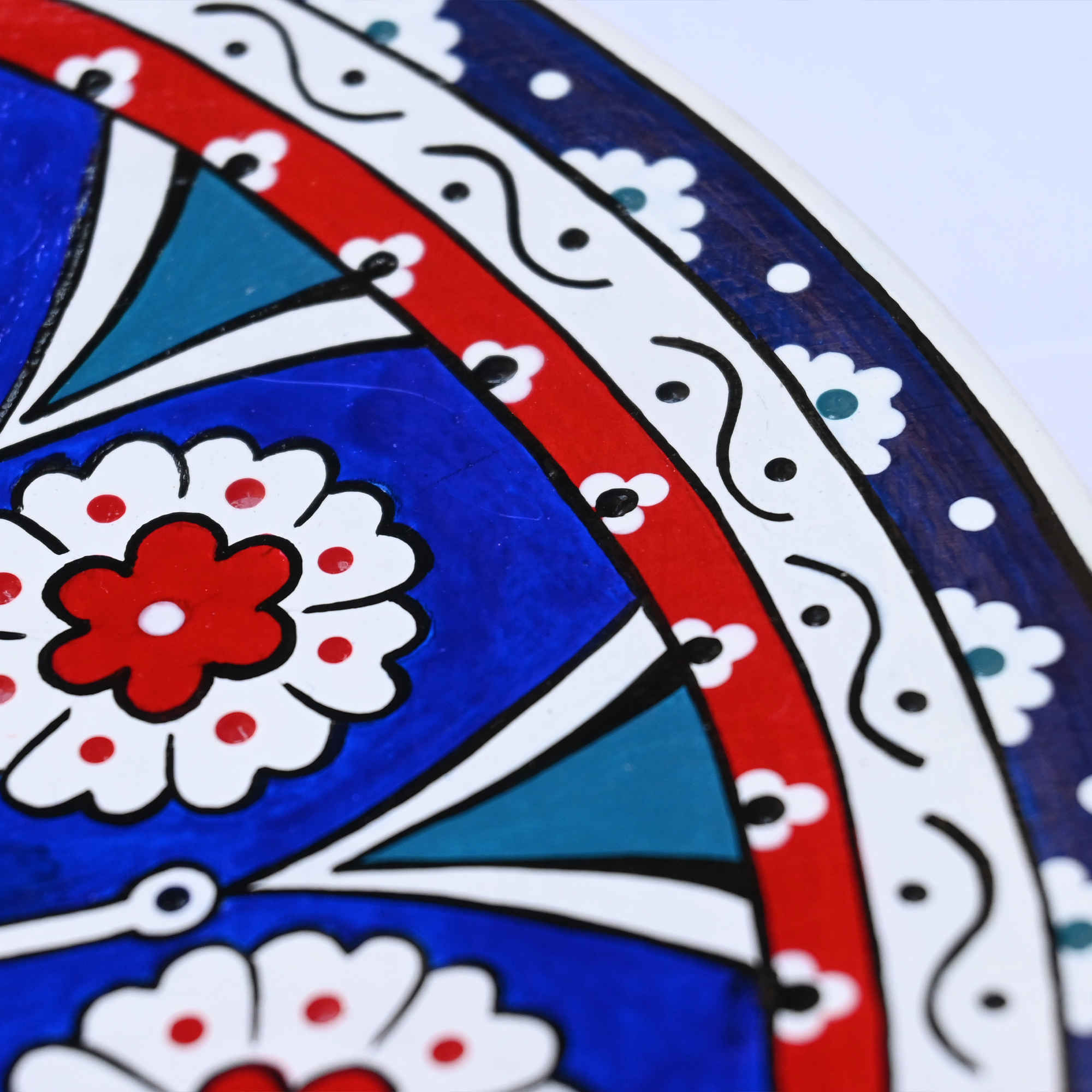 装饰陶瓷壁挂盘 – 传统风格