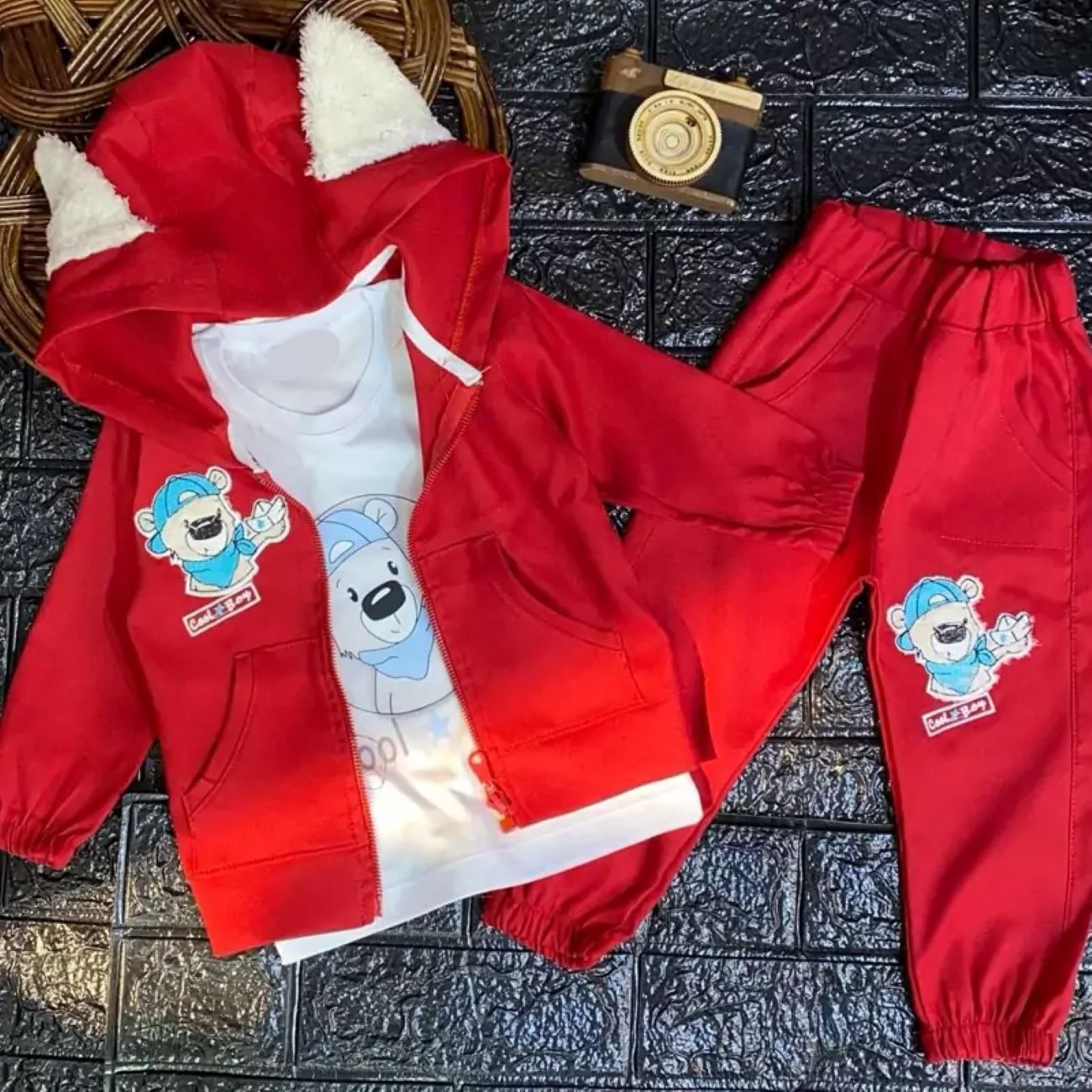 Main image of 男童三件套春季纯棉套装（10 个月至 10 岁）