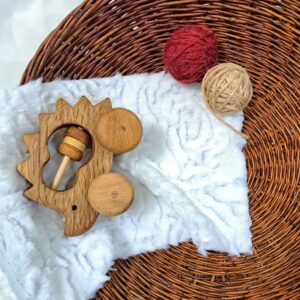 婴儿刺猬摇铃 – 表面光滑，轻巧便携