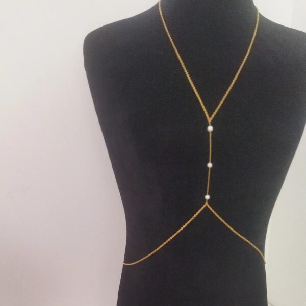 Body Chain in Pearl Design – Suitable for Photoshoots and Bold Styling