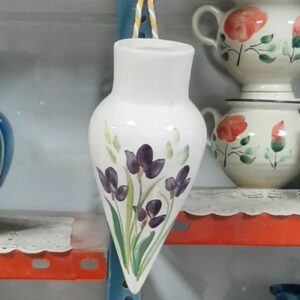 陶瓷锥形挂墙花瓶 – 花卉图案（高 25cm）