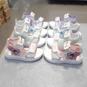 舒适童鞋 – 全天玩耍魔术贴款，易穿脱