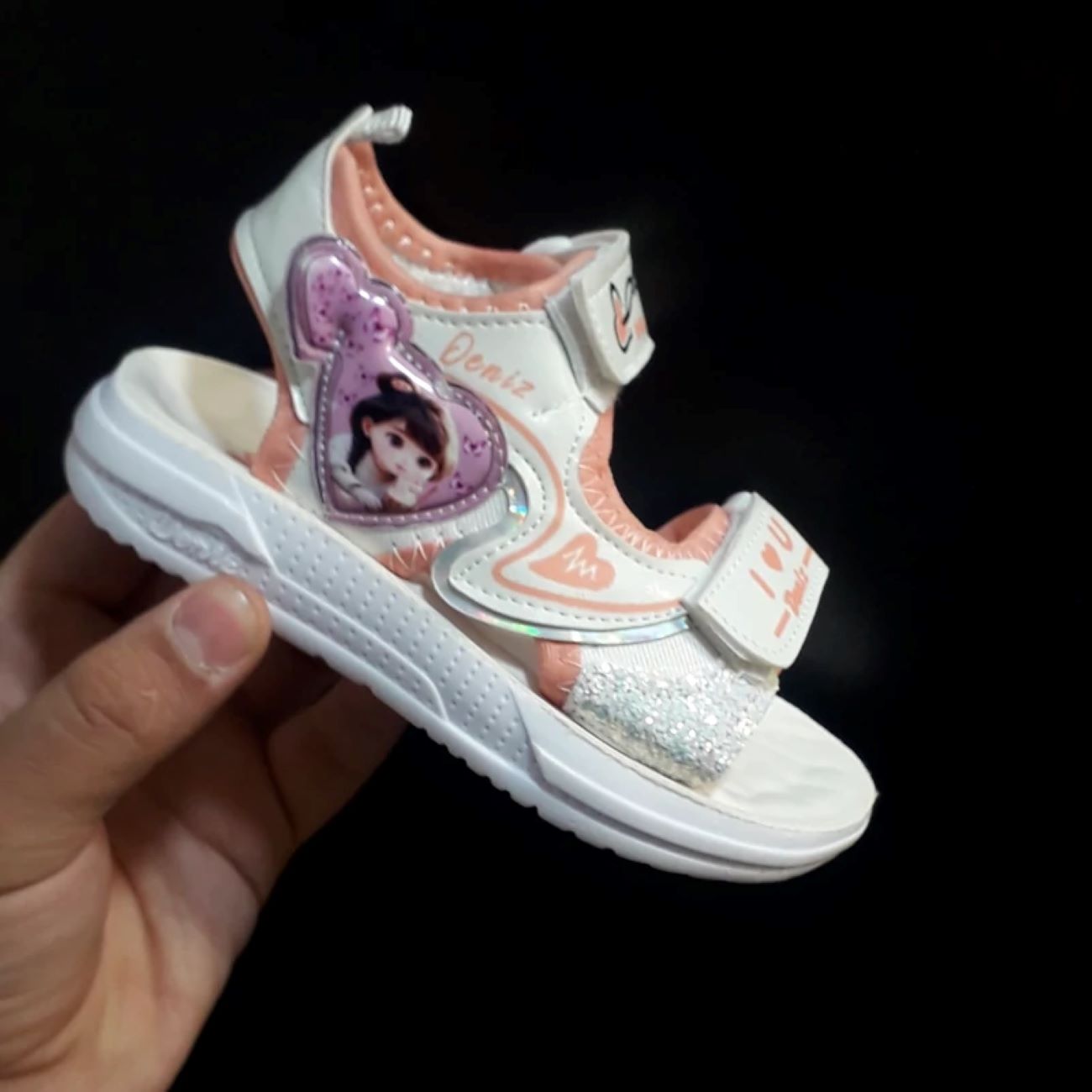 舒适童鞋 – 全天玩耍魔术贴款,易穿脱