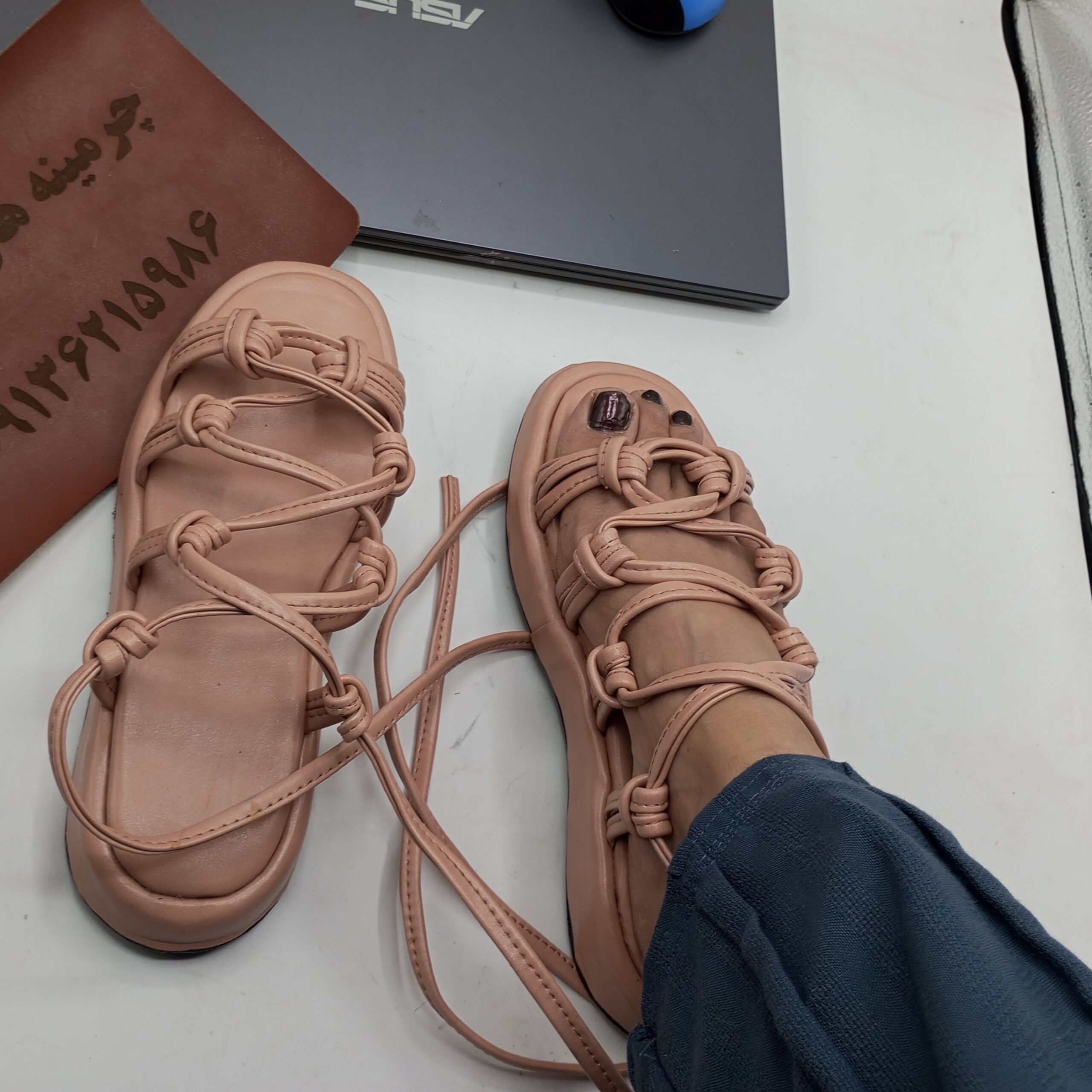 舒适罗马膝上高筒角斗士凉鞋 – 适合步行与户外活动