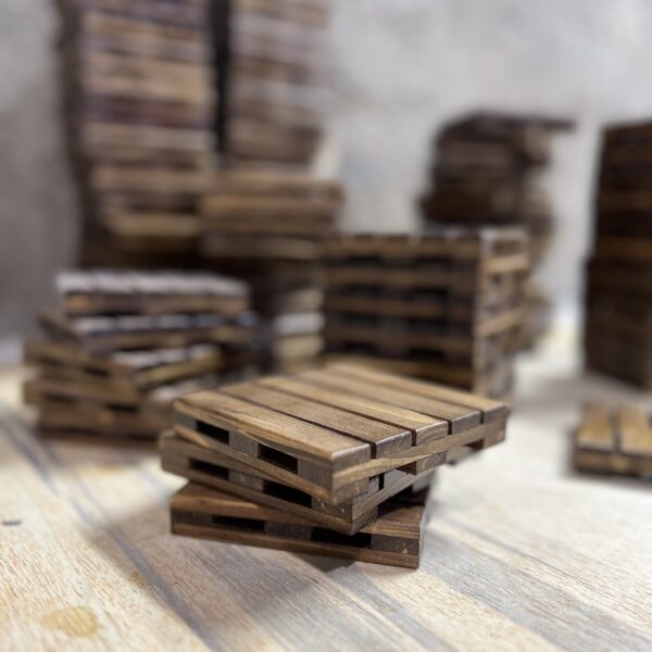 Compact Pallet Coaster – Suitable for Mugs, Glasses or Cups (Pack of 6)