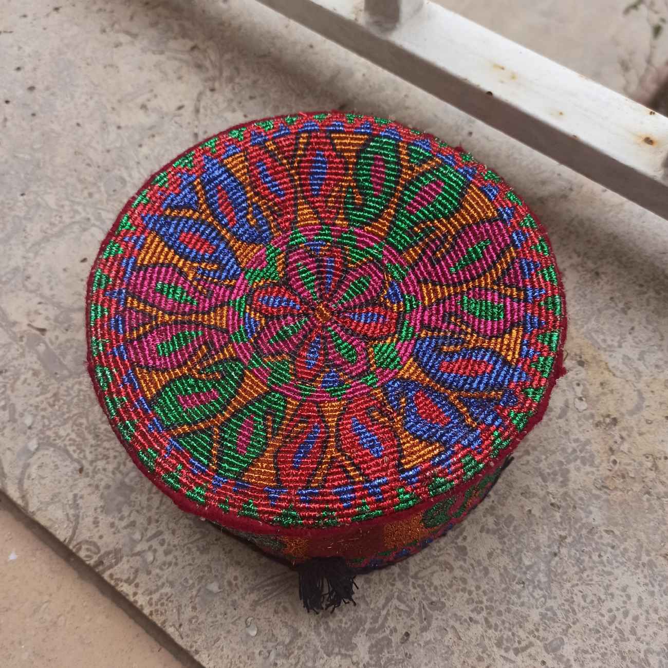 民族刺绣帽 – 手工艺制作民族风头饰