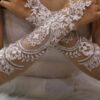 Thumbnail 3: 优雅装饰露指新娘手套，适合婚礼与特殊场合