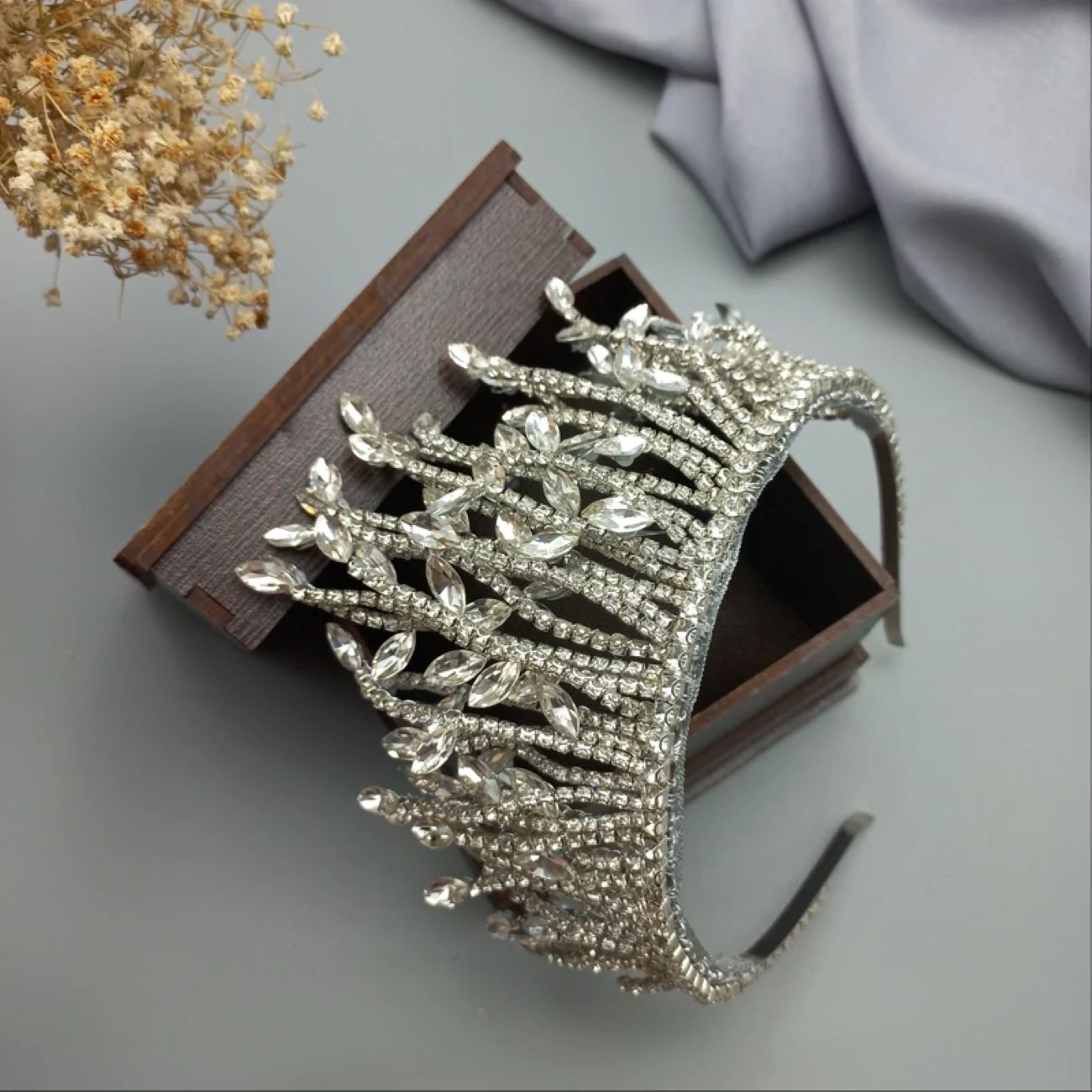 精致新娘皇冠,高级宝石点缀