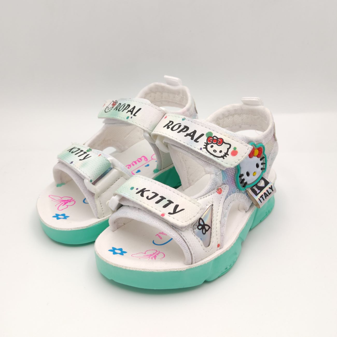 Main image of 女童可爱凉鞋 – Hello Kitty 款，时尚舒适