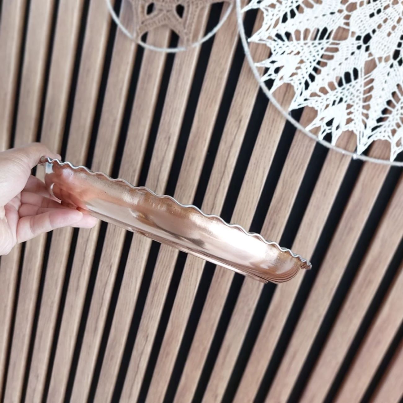 手工铜制餐盘 – 传统波斯餐盘，优雅用餐与待客之选