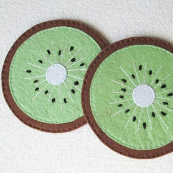 Handmade Kiwi Felt Coaster – Suitable for Cold Drinks and Bright Decor (6x)