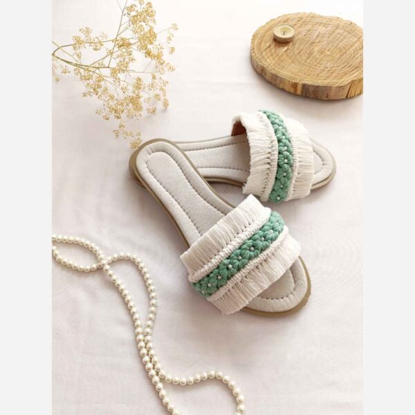 Handmade Macrame Sandal Slipper Featuring Chamomile Flower Design (2)