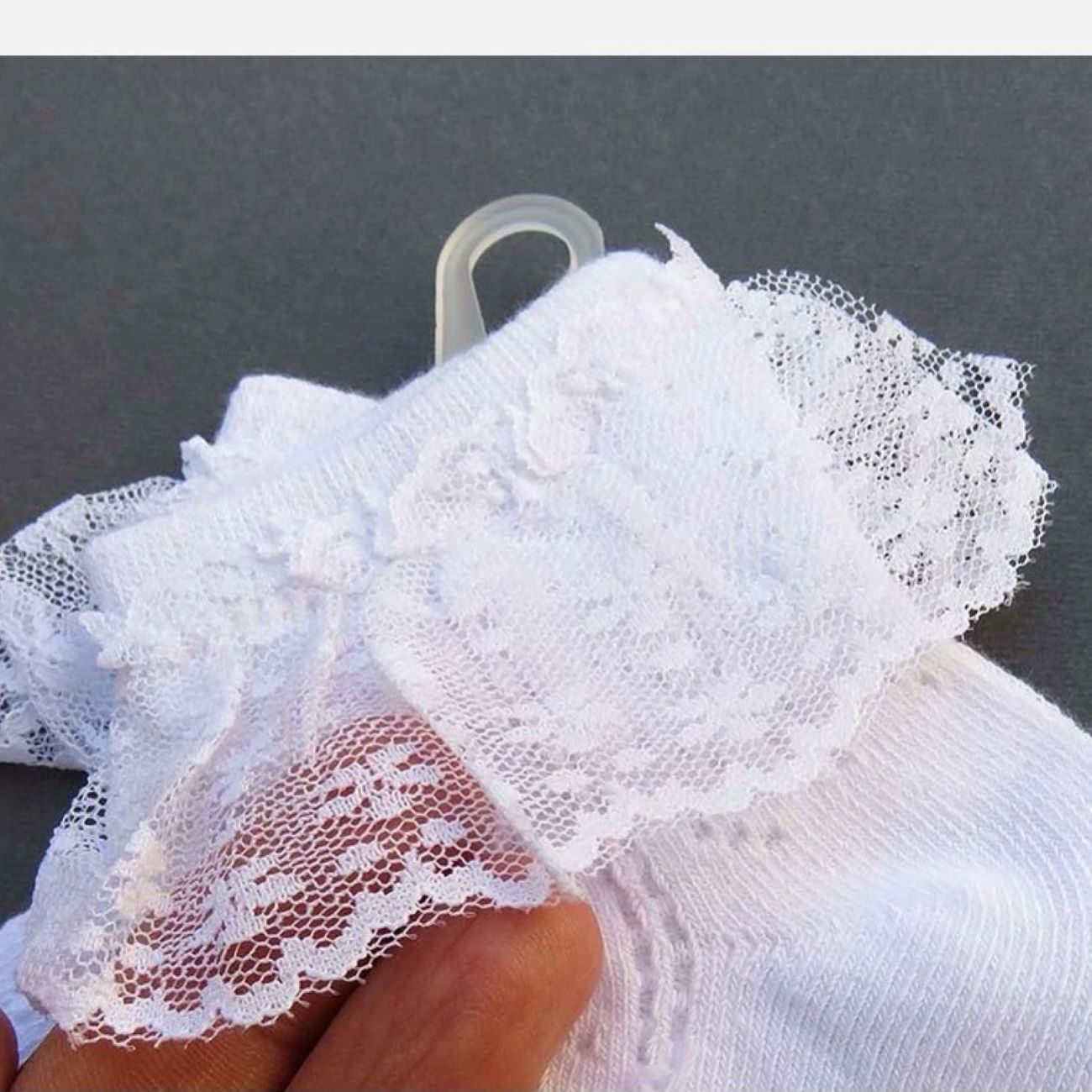 进口女童白色蕾丝边纯棉袜 – 高品质(2-4 岁)