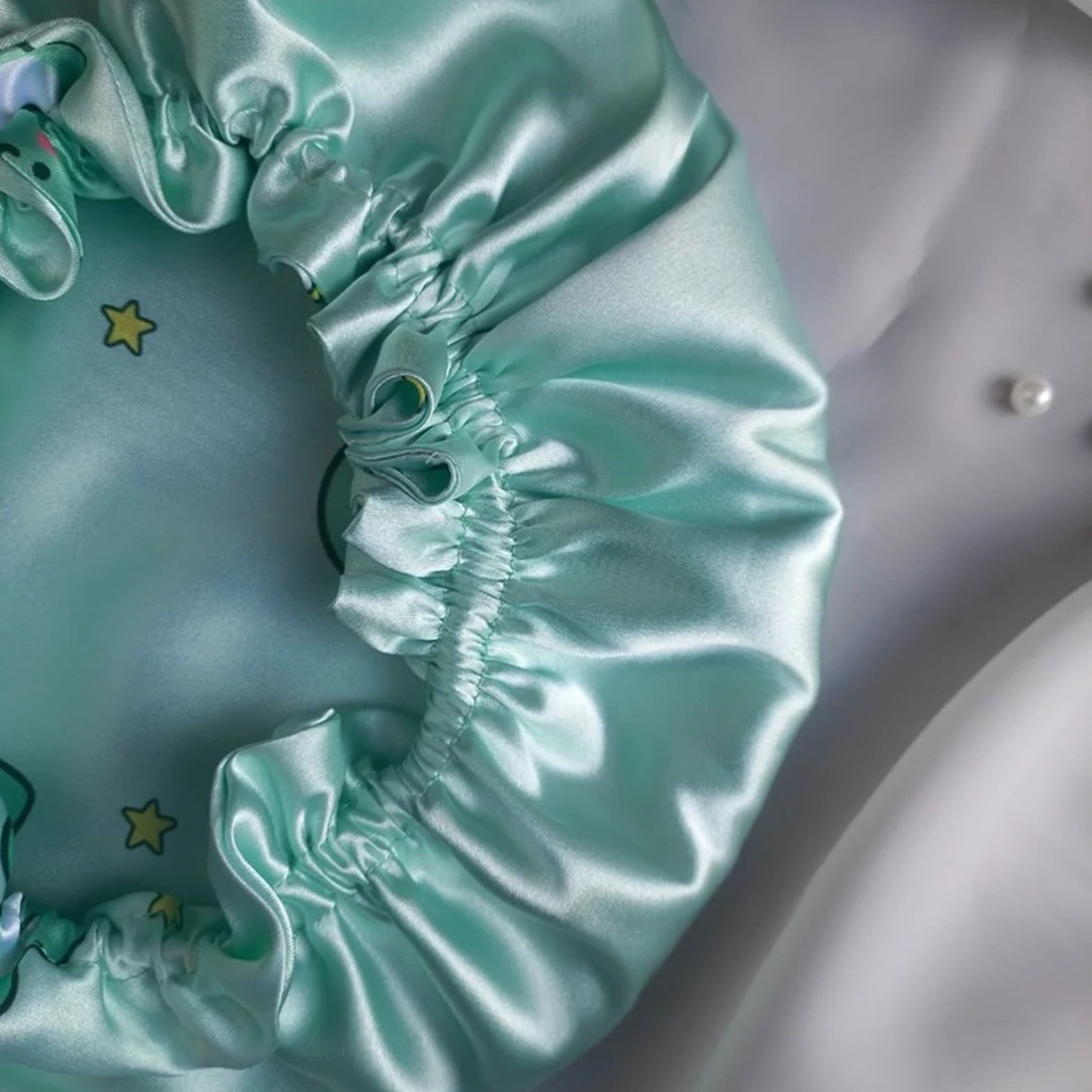 奢华恐龙图案缎布睡眠发帽 – 早晨无毛躁