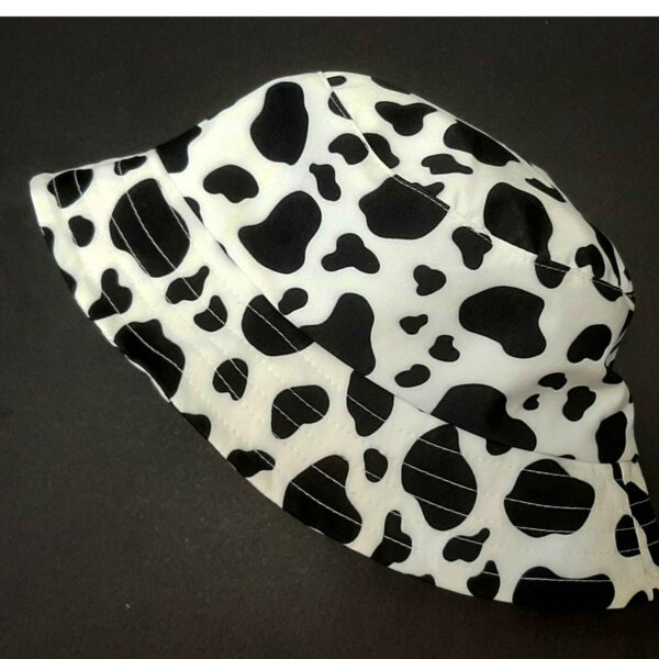 Outdoor Cow Print Bucket Hat – Suitable for Making a Fashion Statement at Any Event (3)