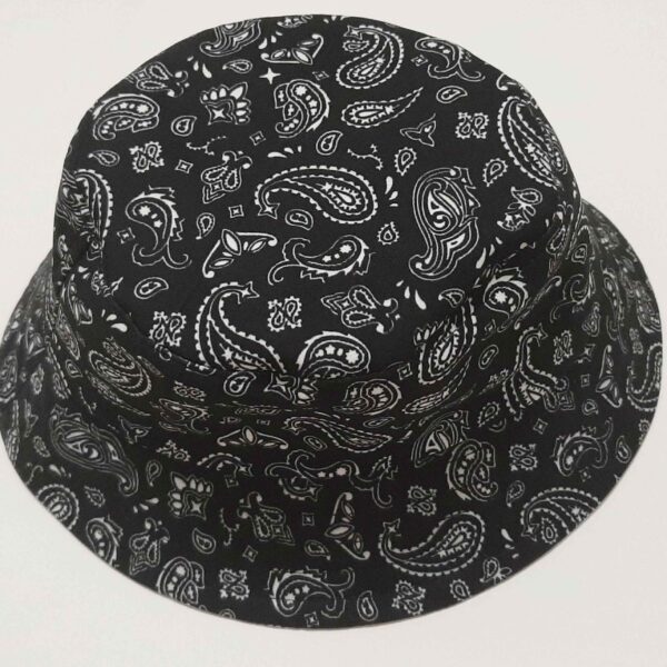 Paisley Bucket Hat – Suitable for Artistic and Free-Spirited Styles