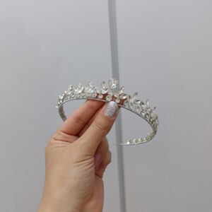 「闪烁之美」——现代新娘水晶皇冠